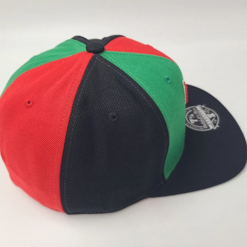 Chicago Bulls Hat Fitted 7 5/8 Mitchell & Ness Black Red Green NBA Pinwheel Men